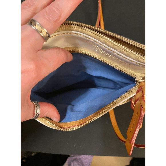 Dooney & Bourke White Grain Triple Zip Purse Handbag Crossbody RARE - Picture 6 of 8